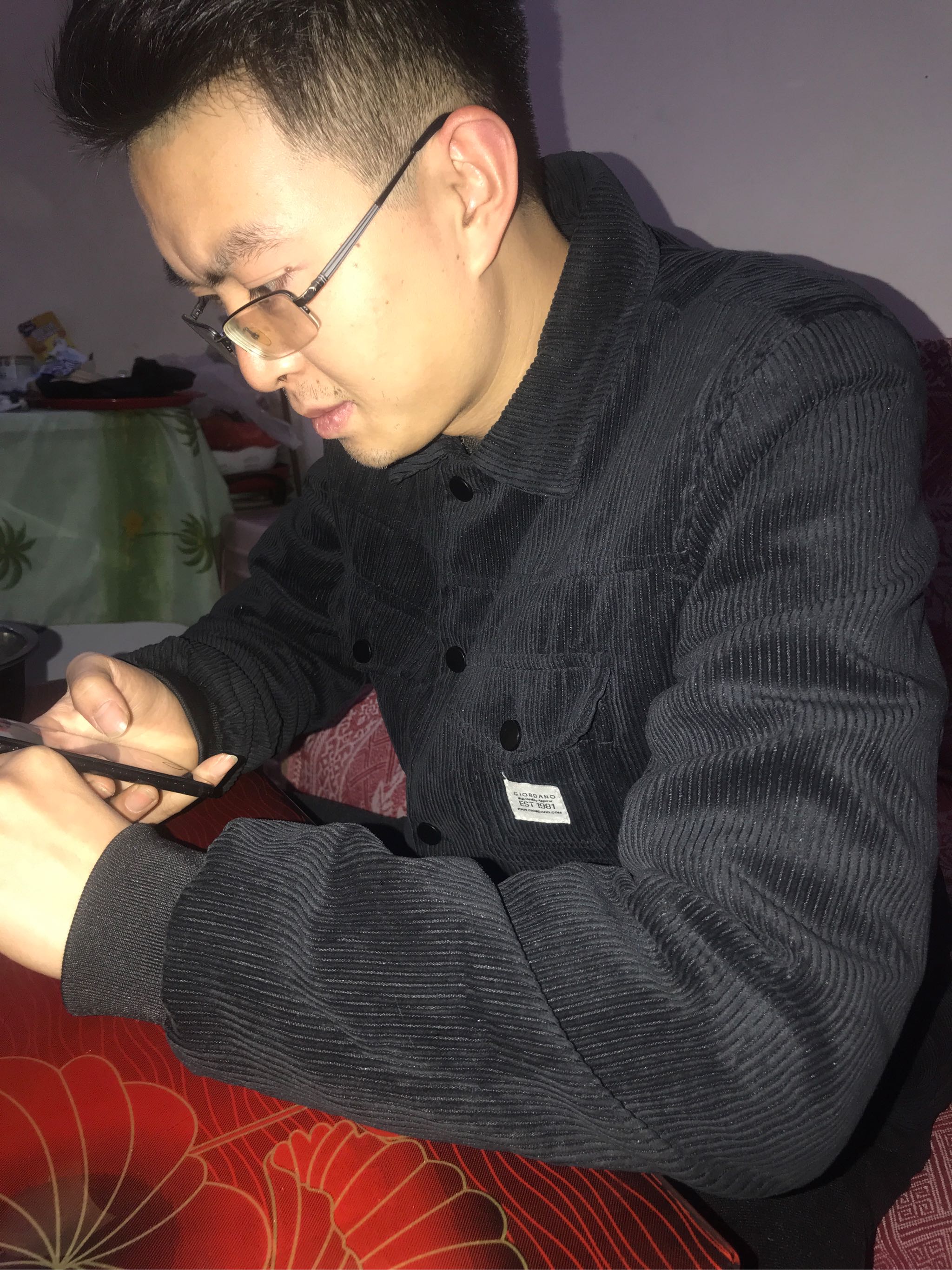 好**枫:建议别买,并没有图片这么好看 你好,请问你好 我175,140斤,穿