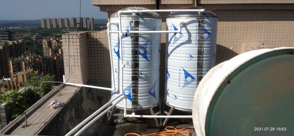 立式不锈钢水塔冷水箱家用楼顶水桶圆形大容量加厚储水罐含支架