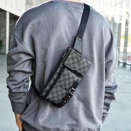 man purse in english