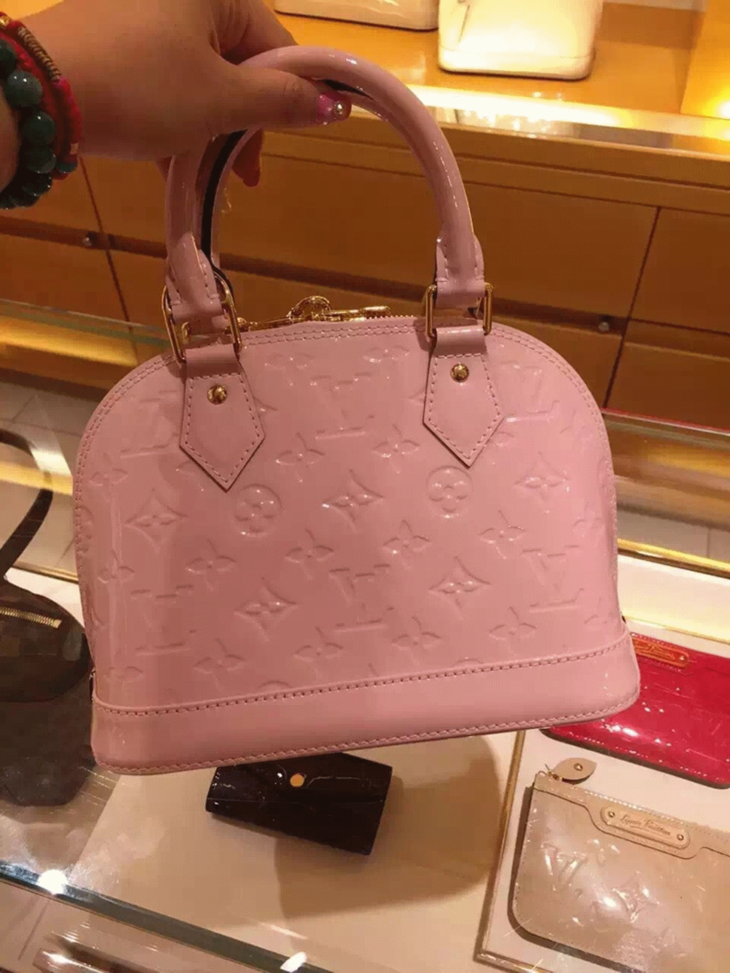 法国代购 lv alma bb漆皮贝壳包 手提单肩斜跨 女包 紫红色樱花粉