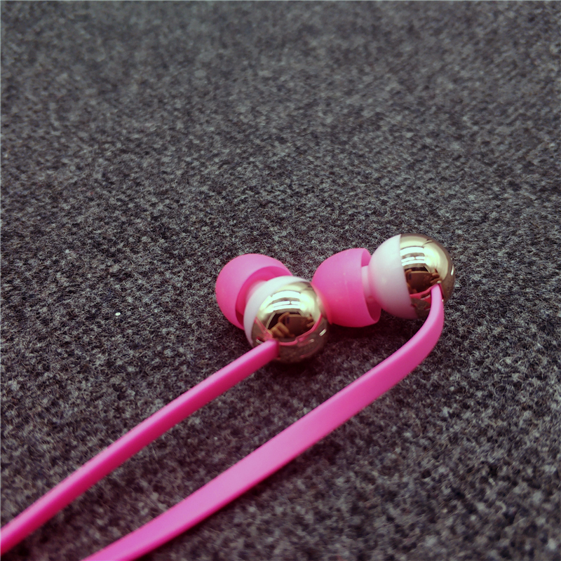 Foreign single brand HIFI heavy bass compact mobile phone cable-controlled calls into the ear noodle line headphones