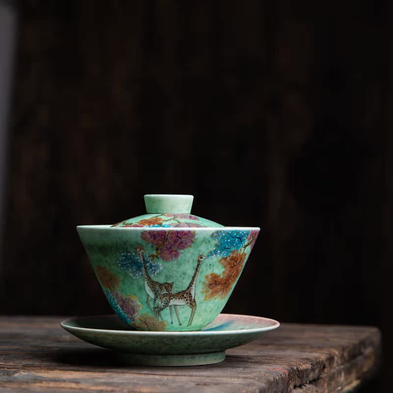 Giraffe cover bowl (sic)