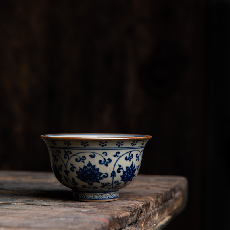 Tangled lotus press hand cup (Mushi)