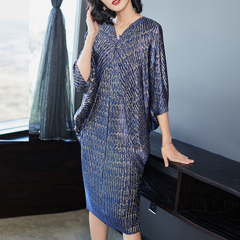 High-end big size fat mm dress summer 2020 temperament royal sister wind fattening increase meat cover three house folds womens clothing