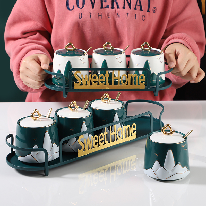 Ceramic seasoning tank combination kitchen household sugar salt can MSG dressing box with cover spoon storage box seasoning tank