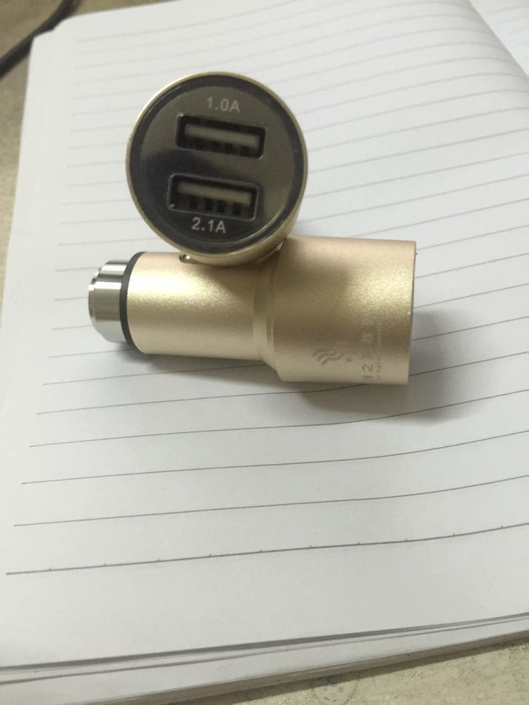 Car mobile phone charger dual USB car charge car safety hammer car charge multi-functional two-in-one