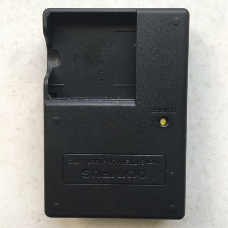 Originally installed Olympus Olympus LI-50B LI50B digital camera lithium battery holder charger
