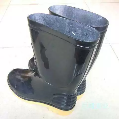 704 đôi tiền trong giày bò gân giày nước mưa giày nam mưa giày bảo hộ giày bảo hộ lao động giày nam ủng đi mưa