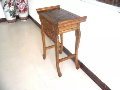 Ưu đãi đặc biệt Uốn cong cho bàn Bàn Phật trường hợp ngồi xổm nhỏ Cung cấp tủ Gongtai Bảng điều khiển Bàn gỗ nguyên khối - Bàn / Bàn