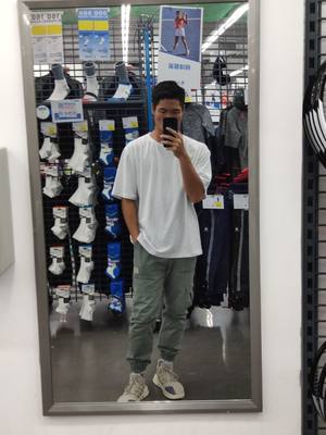 男士短袖t恤男夏季纯色宽松半袖体恤纯棉圆领简约上衣打底衫男装