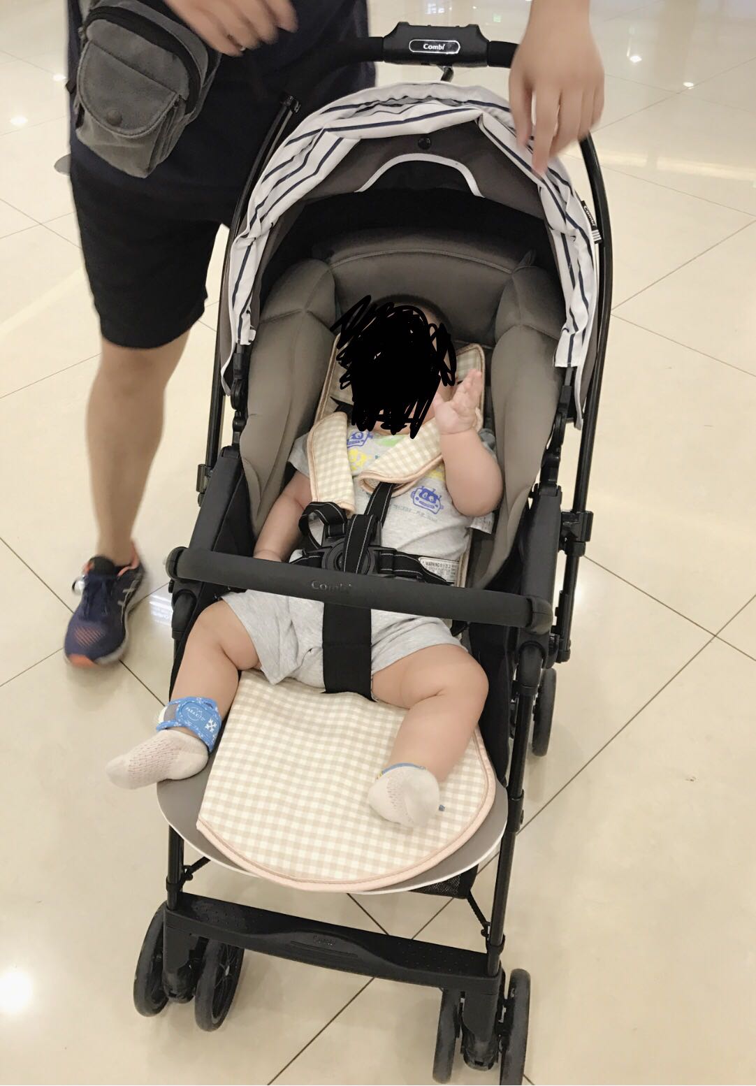 combi康贝婴儿推车清舒轻便折叠儿童宝宝婴儿车可坐可躺双向推车